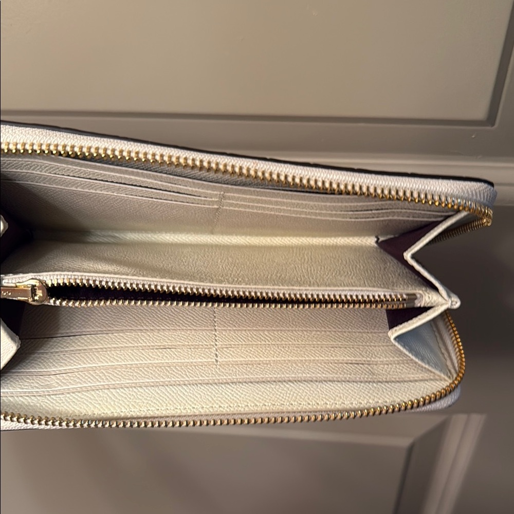Coach Cream Croc-Embossed Women's Wallet - Picture 4 of 4